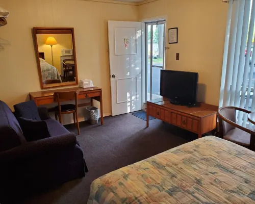 Wasaga Beach Inn and Cottages Hotels in Wasaga Beach