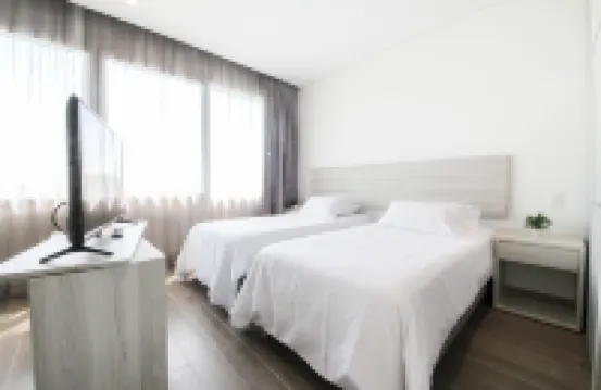 Azure Lofts & Pool - parcheggio