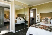 The Plough Inn Hotels in Llandybïe