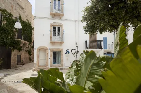 Dei Serafini Отели рядом с достопримечательностью «Centro Storico di Polignano a Mare»