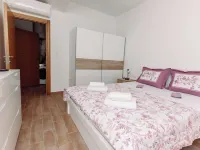Waterfront Apartment Petrovina Hoteles en Dobrota