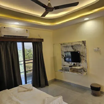 Shrikar Resort