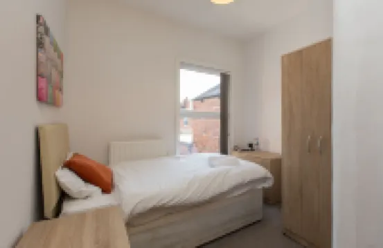 Townhouse @ 27 Electricity St Crewe