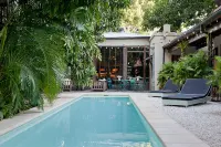 La Alondra Casa De Huéspedes - piscina