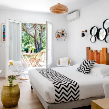 Les Volets Rouges - Hôtel Cassis - Situé Dans le Parc National des Calanques