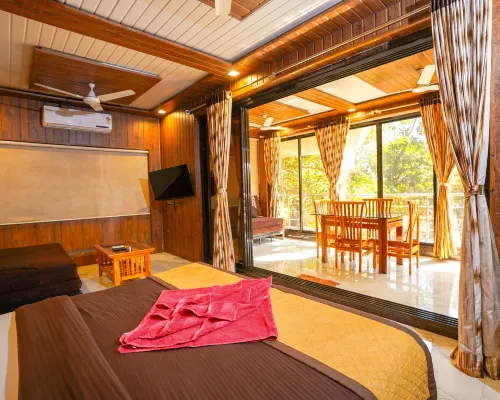 Hotel Kumar Plaza Hotels in Matheran