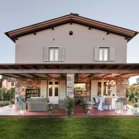 Villa Pemola a Luxury Farmhouse with Garden and Bikes in Lucca Town