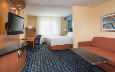 Fairfield Inn & Suites Waco South فنادق في McLennan County