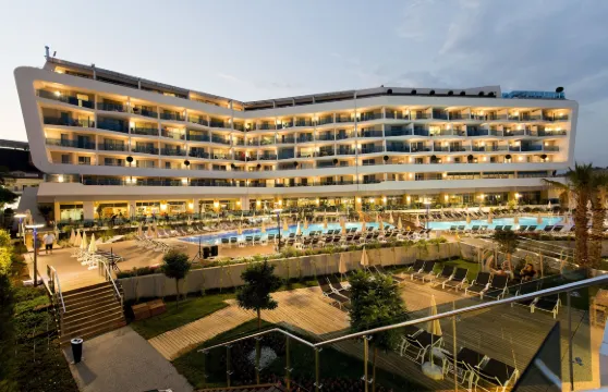 塞勒涅海灘 SPA 酒店