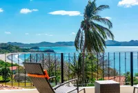 Stunning Home with Brand-New Guesthouse and Oceanview Terrace with Private Swimming Pool & Hot Tub - con vistas al mar
