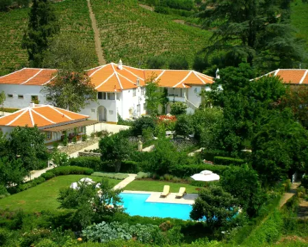 Casa da Azenha Hotels in Cambres