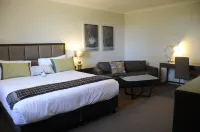 Riverside Oaks Golf Resort Hotels in Clarendon