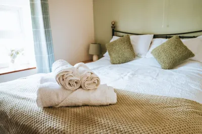 Luxury Farmhouse Sleeps 8 Hottub Brecon Beacons Hôtels à : Honddu Isaf