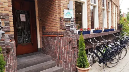 เดอ เบดสตี บูทีค แคปซูลส์