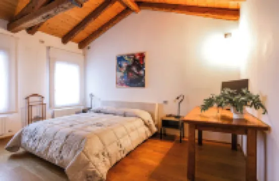 距離中心幾步之遙的卡薩菲拉，配有停車場