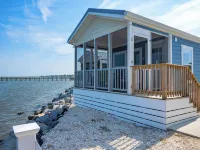 Blufin Bungalows & Marina Hotels near Tom's Cove Quarter Horses