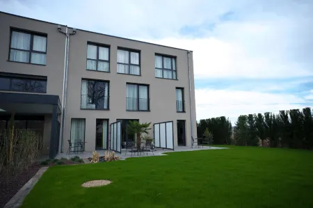 Arrow Hotel Отели в г. Эженхейм