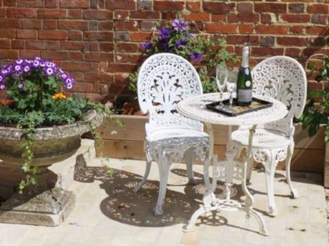 Bramble Bank 'CartShed'-1 Bed Cottage-Sleeps 2