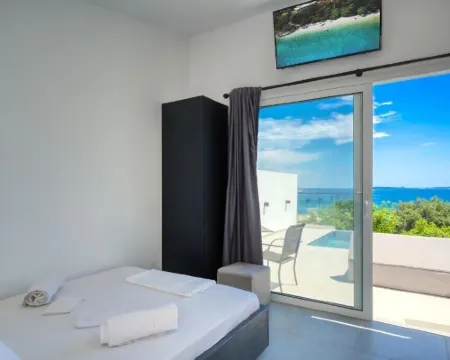 Akrogiali Apartments Hotels in Mparmpati