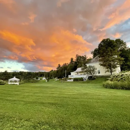 MAD River Inn
