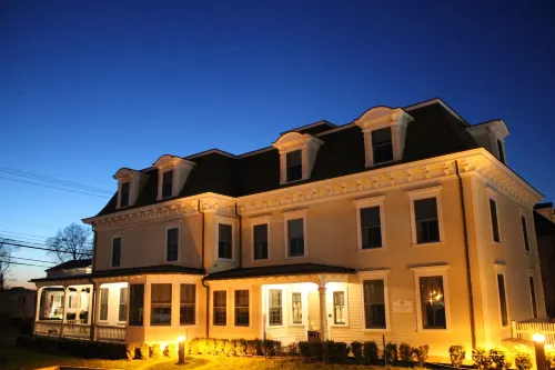 Guest House at Norwalk Inn - piscina