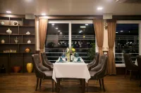 Mon Cheri Cruises Hoteles en Ha Long