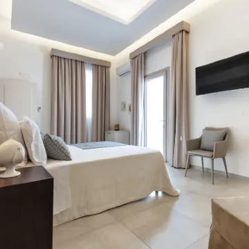 Palazzo San Lazzaro Rooms & Suites Hotels near Stadio Via del Mare