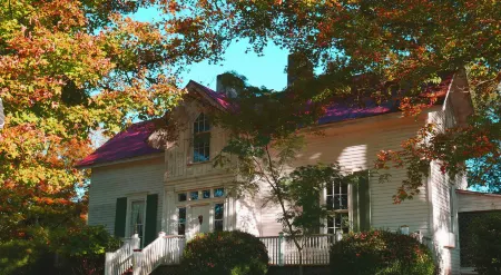 Mulberry Lavender Farm and B&B Отели в г. Линчберг