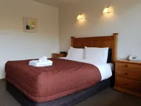Rosewood Court Motel - Motels