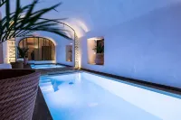 Laz' Hotel Spa Urbain Paris - piscina