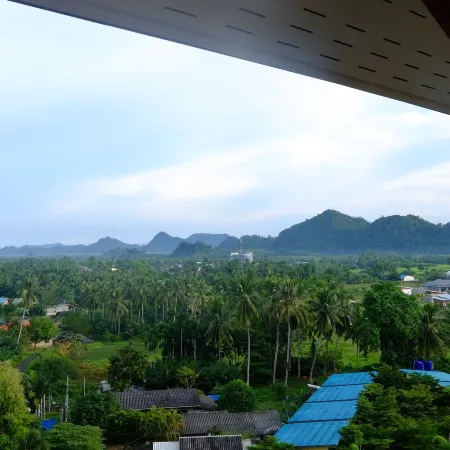 Royal Hill Satun Hotel