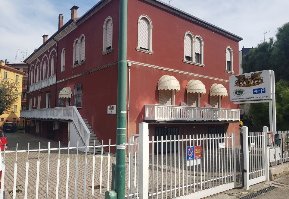 3. 베니스 리옹 레..