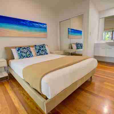 Mobys Beachside Retreat Rooms