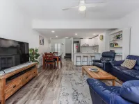Bella Mare Coolangatta Beachside Apartments - balcony