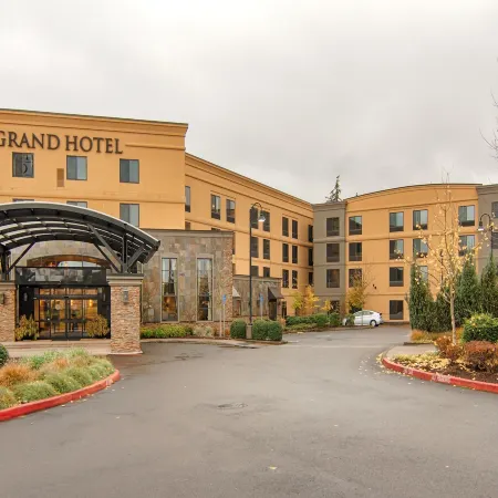 Grand Hotel at Bridgeport