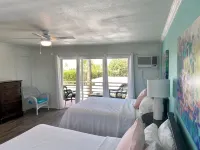 Drop Anchor Resort & Marina - balcony
