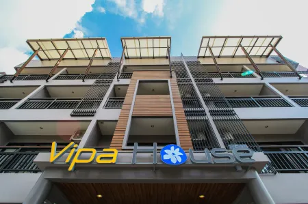 Vipa House Phuket Отели рядом с достопримечательностью «Aussie Divers Phuket»