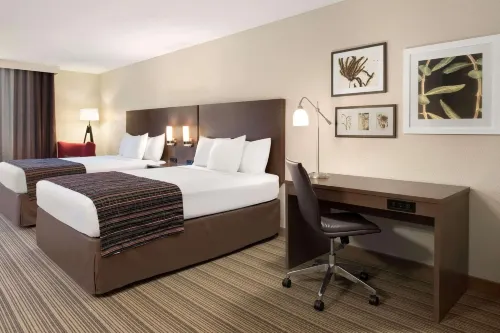 Country Inn & Suites by Radisson, Platteville, WI - parking
