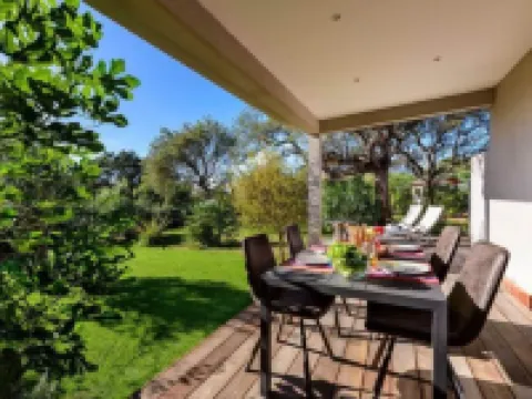 Calarossa Bay Resort Hoteles en Lecci