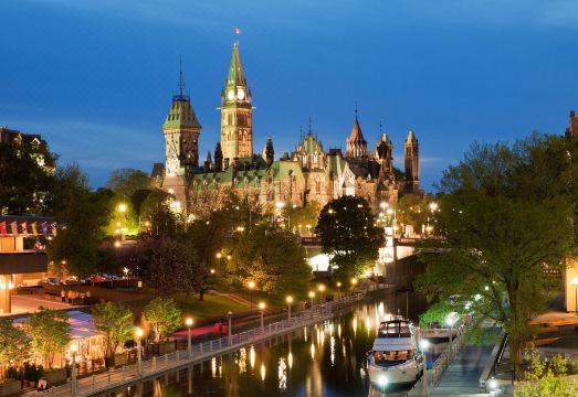 Les Suites Hotel Ottawa 객실