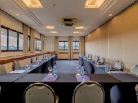 Jk プレミアム ホテル エ イベントス ロンドリナのホテル