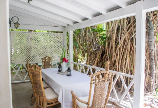 틴굼 빌리지 호텔 로비