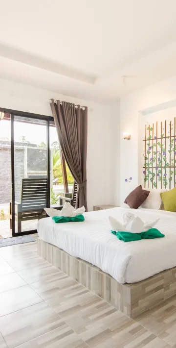 ห้องดีลักซ์ เตียงใหญ่ 1 เตียง