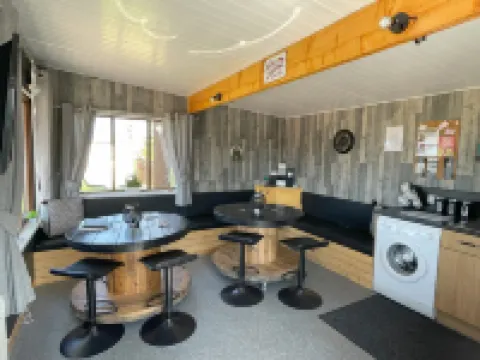 Acdc Glamping, Campervan , Caravan and Tent Resort Hotels in Fraserburgh