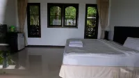 Khaolak Hillside Villa