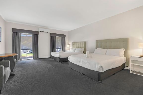 Caledonian Hotel Motel