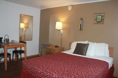 The Brookside Motel / Mt. Rushmore Hotels in Keystone