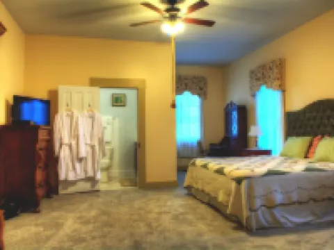 Emma's Bed and Breakfast Hotels in Springfield