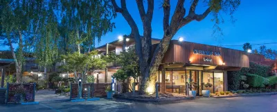 Creekside Inn Hotels near Maureen Chowning Vocal Studio