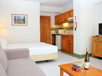 Ourabay Hotel Apartamento - Art & Holidays Отели рядом с достопримечательностью «Монтешору»